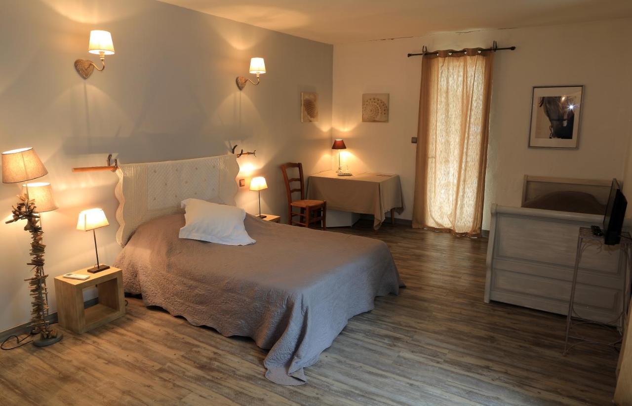 Mas D'Auzieres Bed & Breakfast แซ็ง จิลส์ ภายนอก รูปภาพ