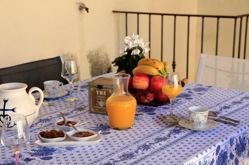Mas D'Auzieres Bed & Breakfast แซ็ง จิลส์ ภายนอก รูปภาพ