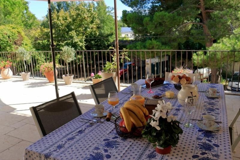 Mas D'Auzieres Bed & Breakfast แซ็ง จิลส์ ภายนอก รูปภาพ
